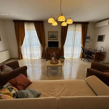 Apartman Ostrea *** Bale Exteriér fotografie