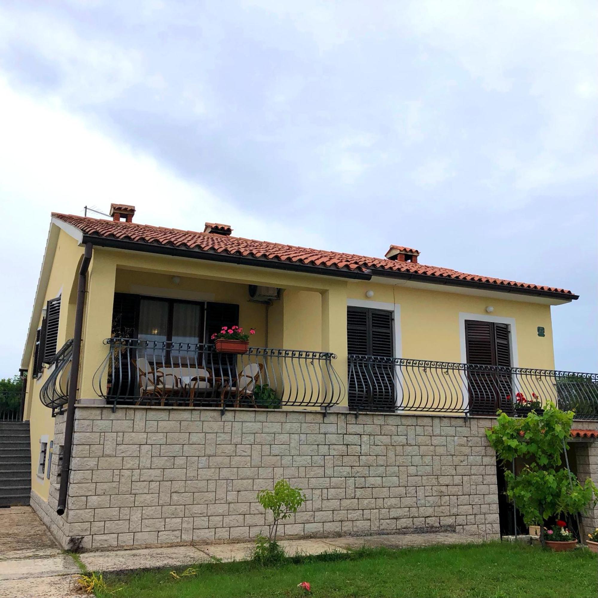Apartman Ostrea *** Bale Exteriér fotografie